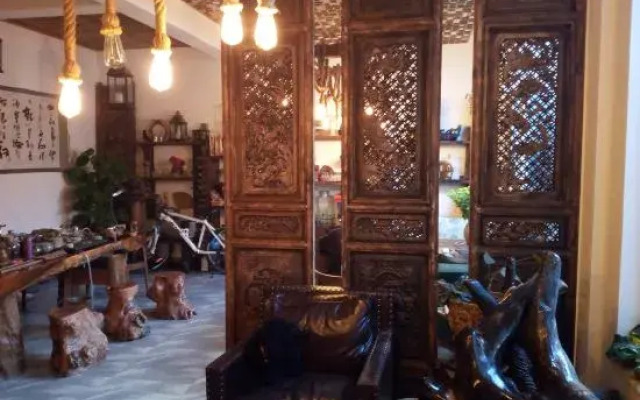 DaLi·Flowers bloom that year raditional garden experience homestay (Ancient City Branch)