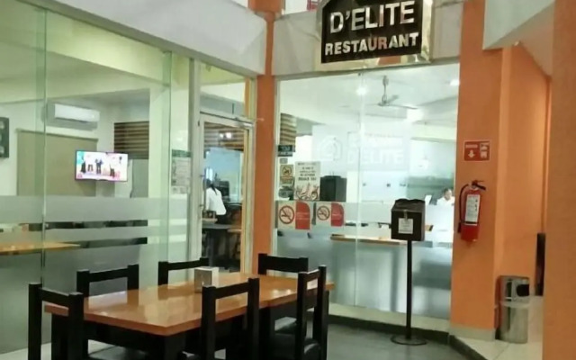 Hotel Plaza Elite