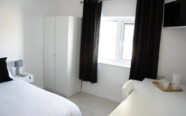 OYO Belvoir Hotel