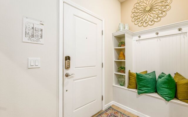 Tvpm-4638td/sr 5 Bedroom Townhouse by RedAwning