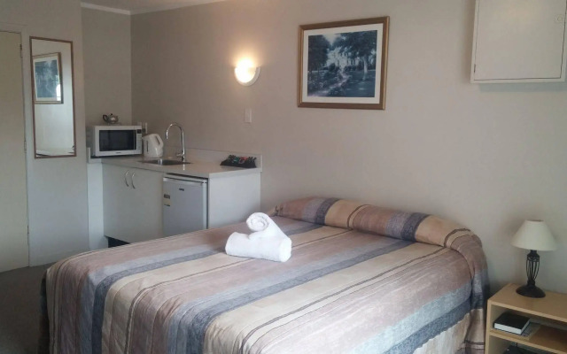 Raymar Motor Inn