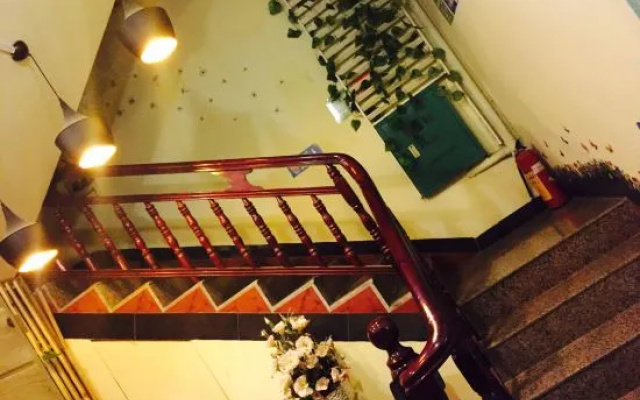 Yangshuo Fenglin Evening Inn (Bus Terminal Opera House Store) – Hotel Rooms – Guilin