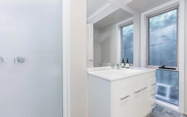 BEACH SCENE on STREETON