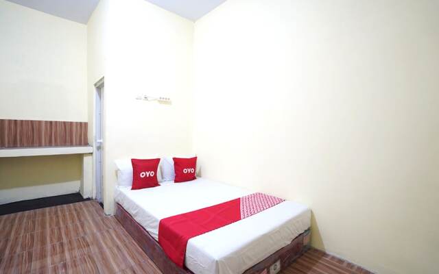OYO Life 92920 Rumah Kost Azca