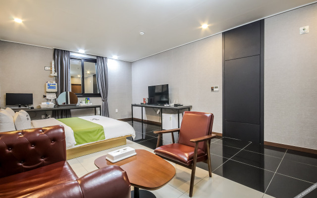 Naju Breeze Self Check-in Motel
