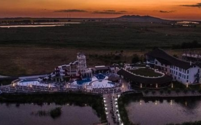 Peninsula Resort