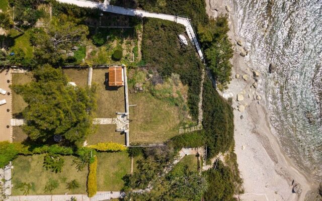 Beachfront Villa by Halkidiki Villas