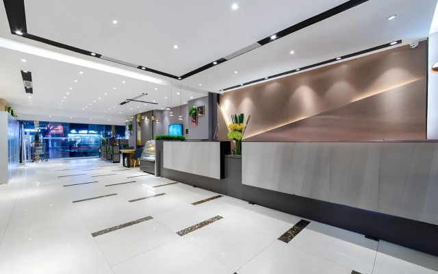 Ease Hotel (Shenzhen Huaqiangbei Yannan Metro Station)