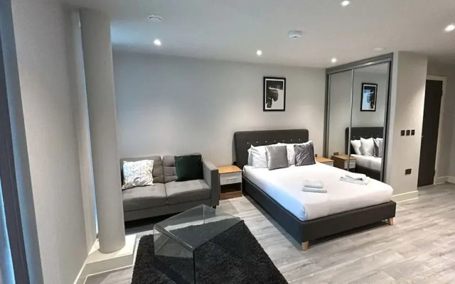 Chic Studio in Bracknell at Convenient Location
