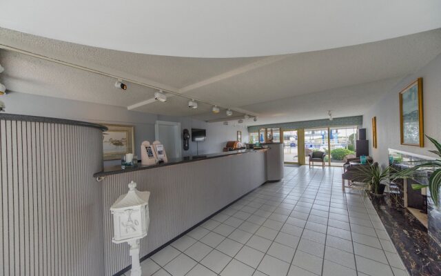 Attache Motel