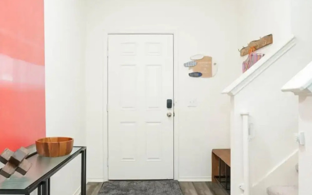 Rare Find Sleeps 13 Family Fun