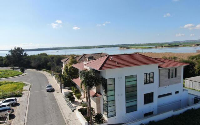Salt Lake Deluxe Villa