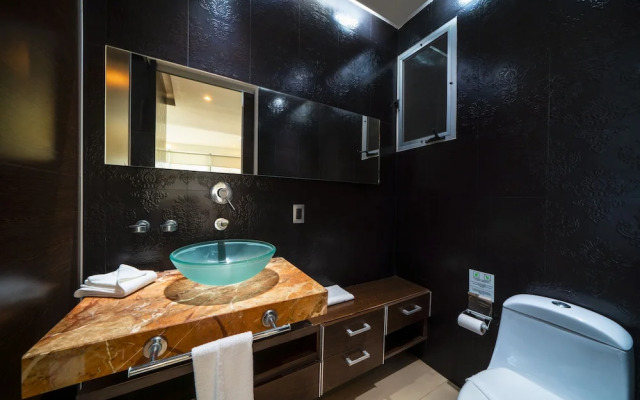 The Loft - Just 4 blocks from the beach