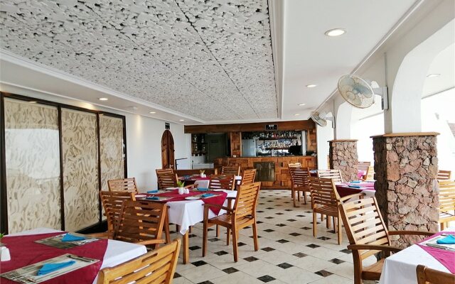 Le Relax Hotel and Restaurant