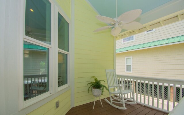Charming 2 Bed 2 Bath Home Near Ocean Creek Golf Course