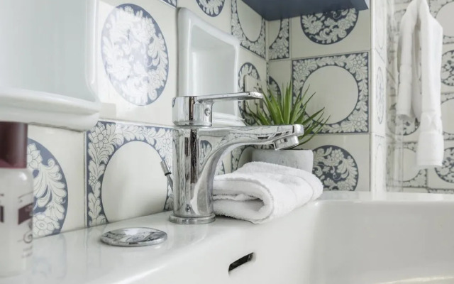 Grand Canal Rialto Palace Lift