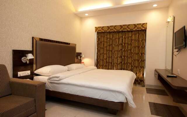 Usha Ascot