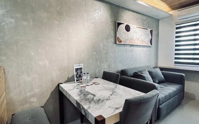 A Smooth & Cozy City Loft