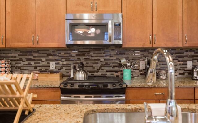 Spacious 3 BR Near Downtown by Domio