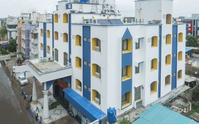 OYO 15223 Hotel Eshosans Palace
