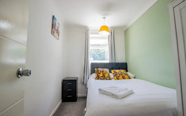 Host Stay Manfield Avenue