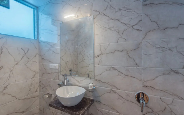 OYO 9996 Hotel Arton Suites