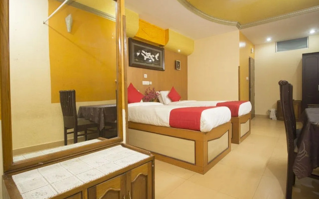 OYO 10695 Hotel Niladri Palace