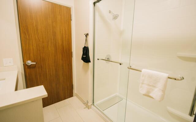 Holiday Inn Express & Suites Birmingham - Homewood, an IHG Hotel