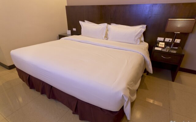 Mandarin Plaza Hotel