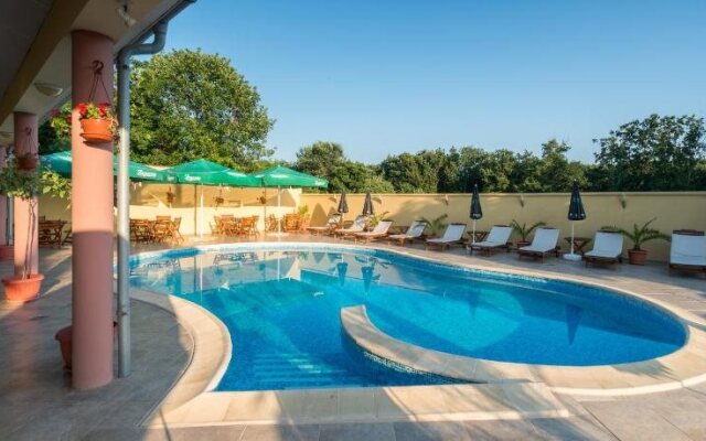 Family Hotel Dayana Beach