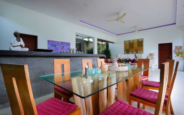 Elegant Private Villa, 3 BR, Seminyak With Staff