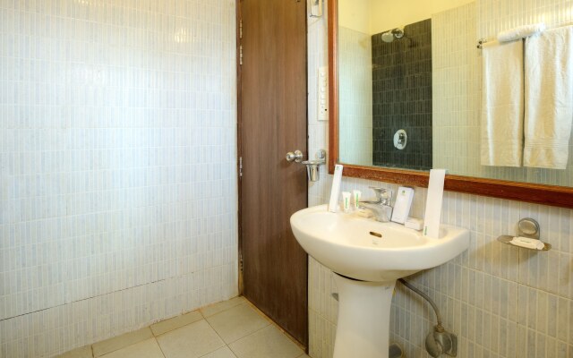 Treebo Shivam Inn Near Singapore Mall