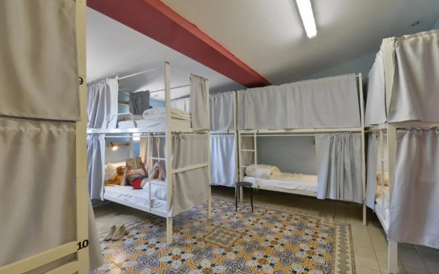 Roger's House Tel Aviv Hostel