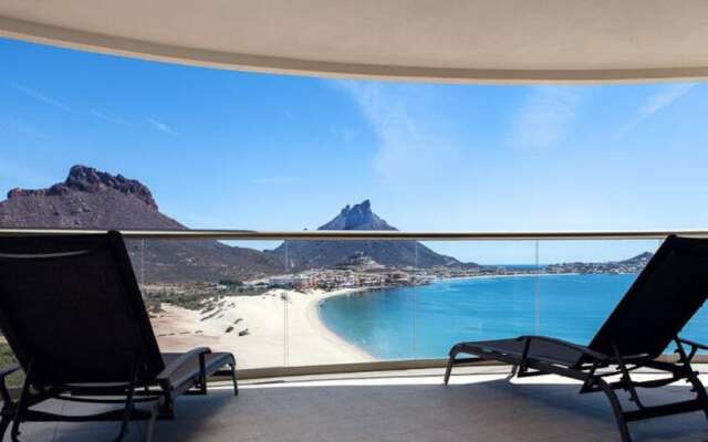 3 Bedrooms Condo Playa Blanca #1 Condo
