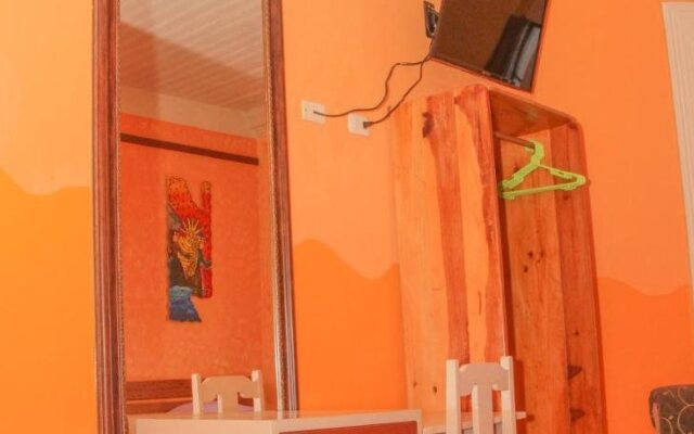 Los Balcones De Moral Y Santa Catalina Hostal