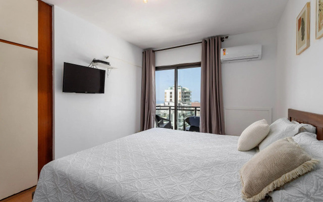 (902-B) Studio com Vista Mar e Comodidades