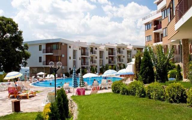 GT Messambria Fort Beach Apartments