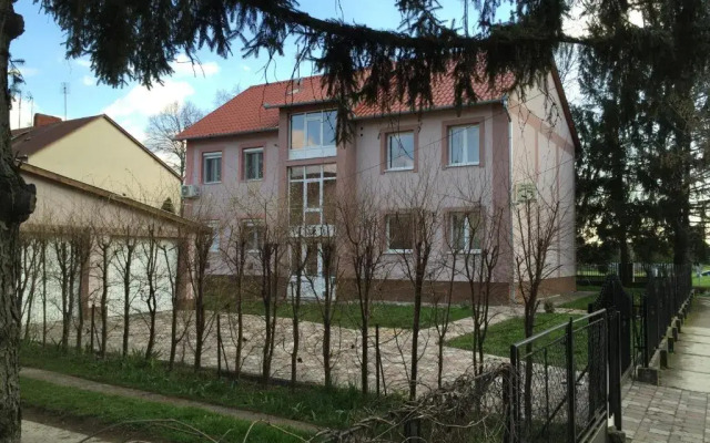 Platán Apartman