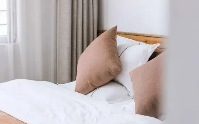 Ancient City Yishan Mingyue Inn