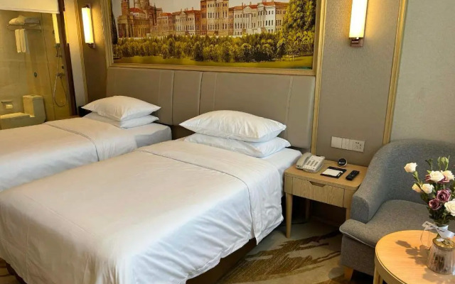 Vienna International Hotel (Wuhan Miaoshan Institute of Technology)