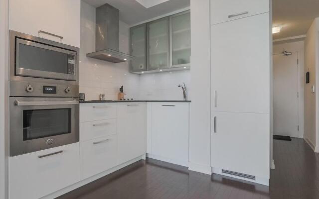 Noel Suites - York and Harbour St.