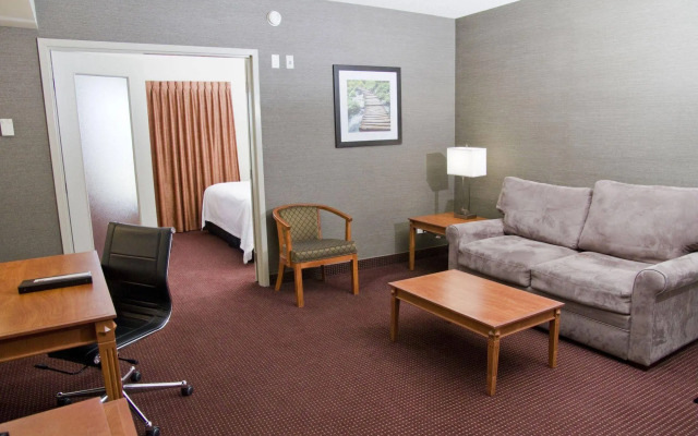 Clarion Hotel & Suites