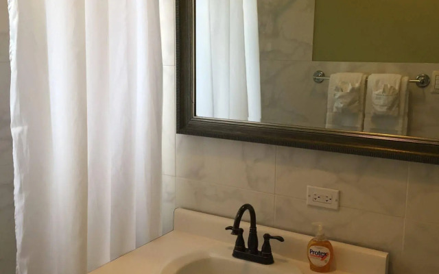 Tres Palmas Inn & Villas