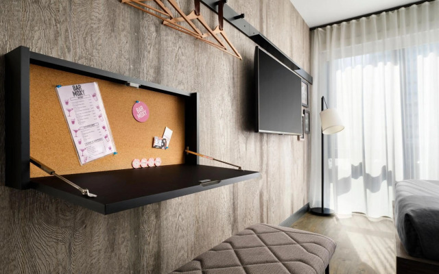 Moxy Chicago Downtown