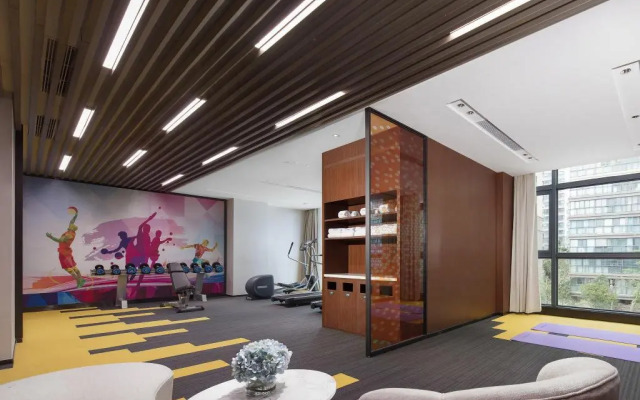 Hampton by Hilton Qionghai Railway Station