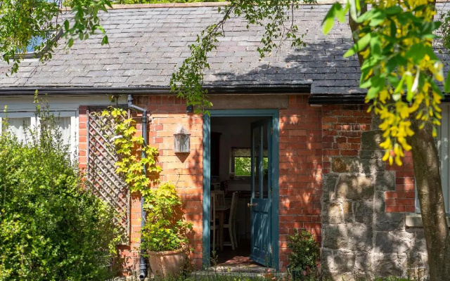 Courtyard Cottage