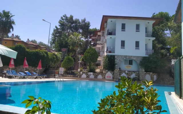 RED Hotel