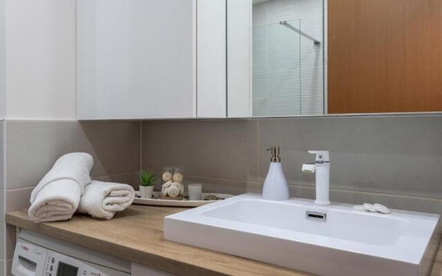 Spacious Apartment in Radnička Business Zone - FREE PARKING