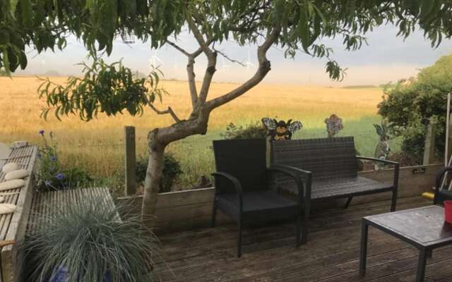 Dog Friendly Bed & Bowl Beach Chalet