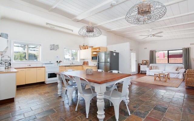 Sandy Point Road, 9, Sea Urchin